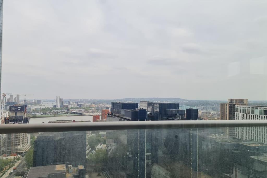 Skyview Waterside City Luxury Apartment London Ngoại thất bức ảnh