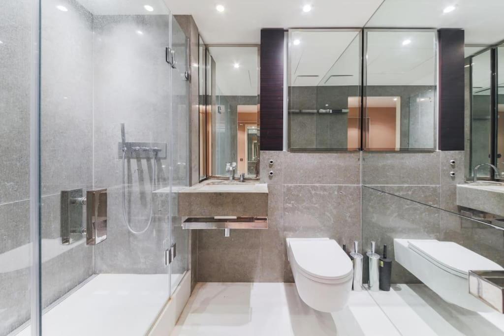 Skyview Waterside City Luxury Apartment London Ngoại thất bức ảnh